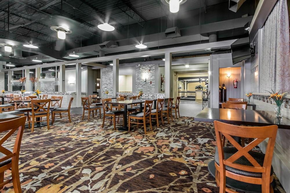 Radisson Hotel Louisville North جافرسونزفيل المظهر الخارجي الصورة