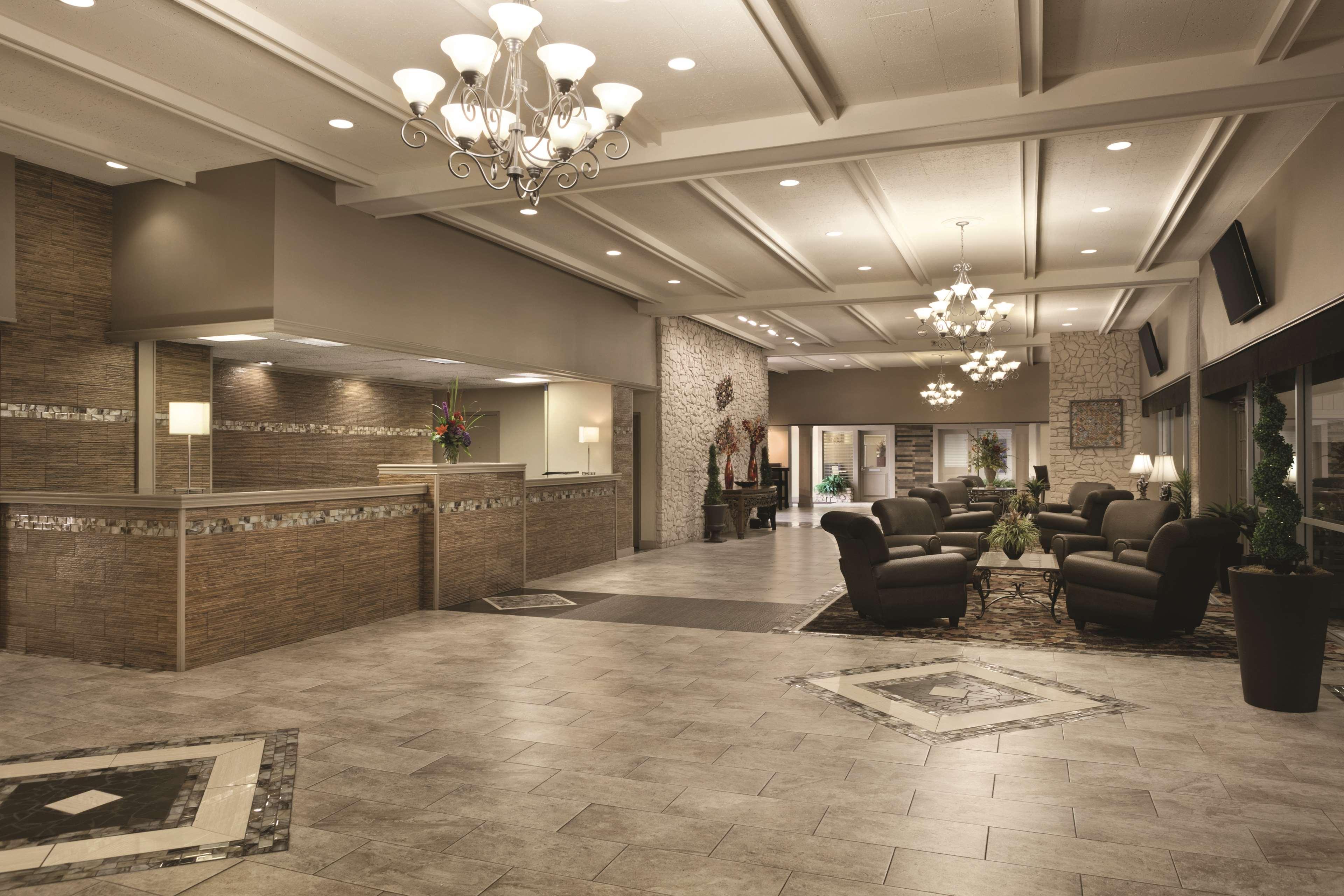 Radisson Hotel Louisville North جافرسونزفيل المظهر الخارجي الصورة