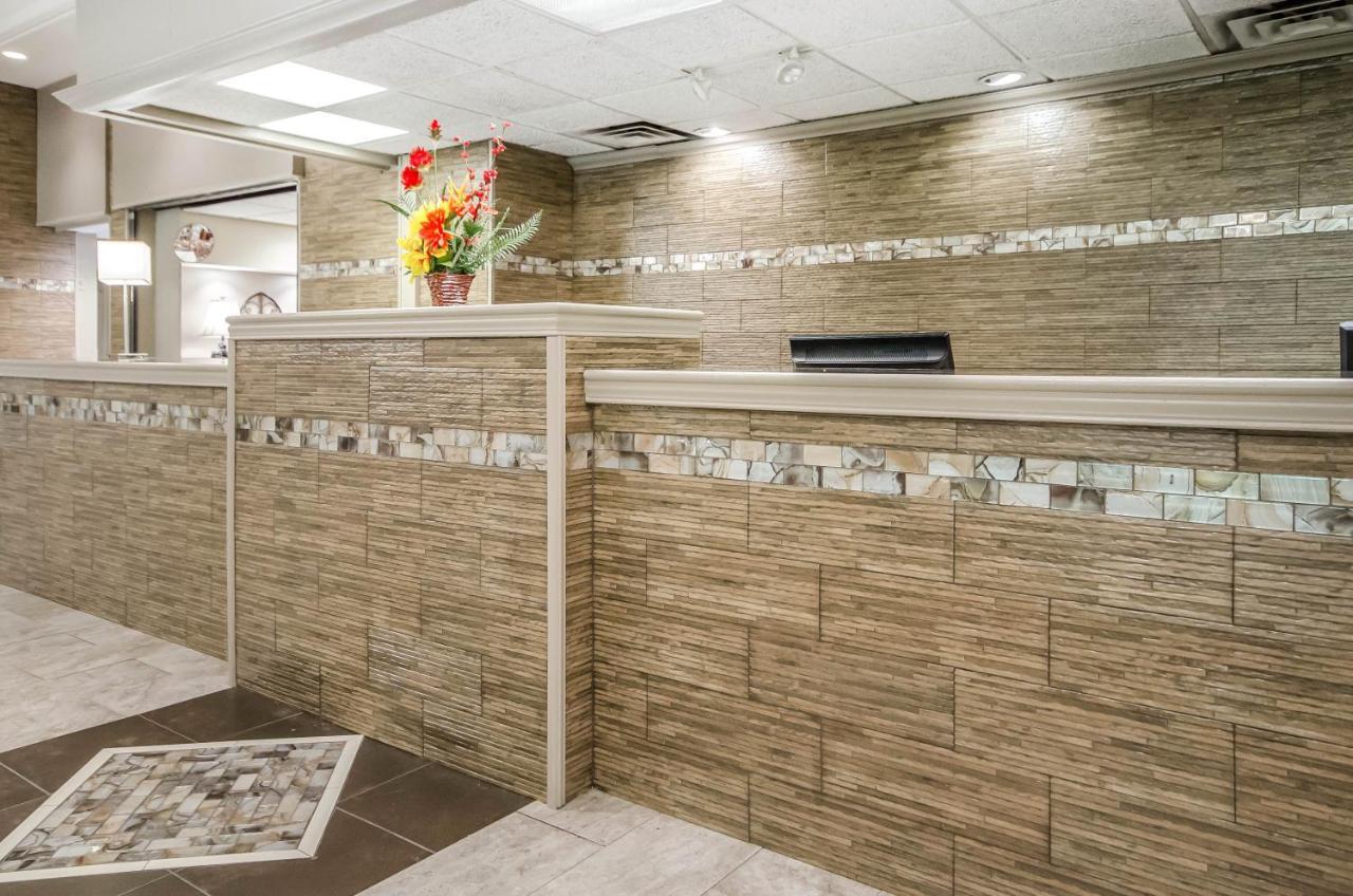 Radisson Hotel Louisville North جافرسونزفيل المظهر الداخلي الصورة